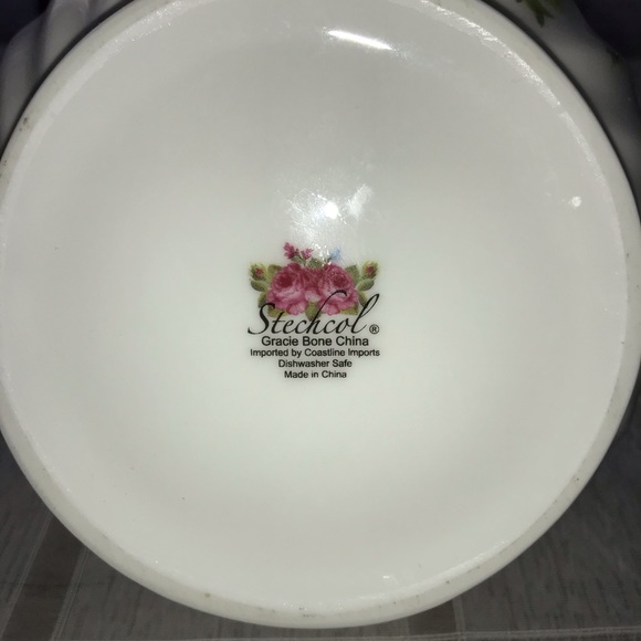 Stechkol Bone China Garden Roses teapot With Lid, 4 Cups (1 Mismatch) - Picture 11 of 13